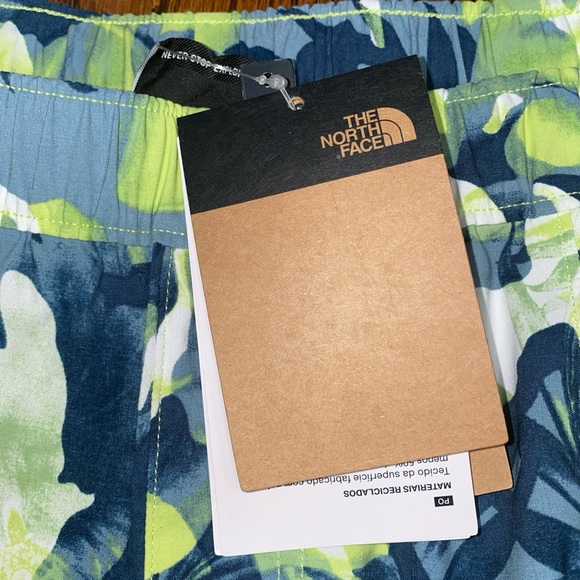 The North Face Men's XL Green Tropical Print Class V Pull-On Shorts Relaxed NWT - Picture 5 of 16